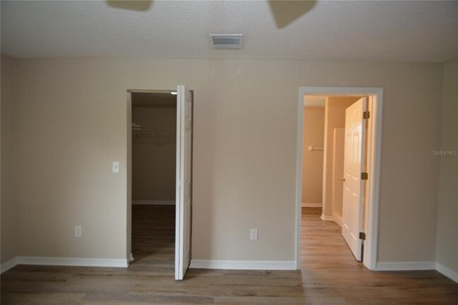 Building Photo - 20 Wheeler Ln