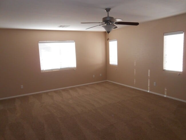 Building Photo - 8339 Waylon Ave