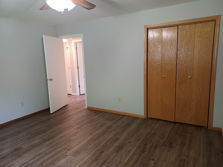 Building Photo - 130 Rhyme St