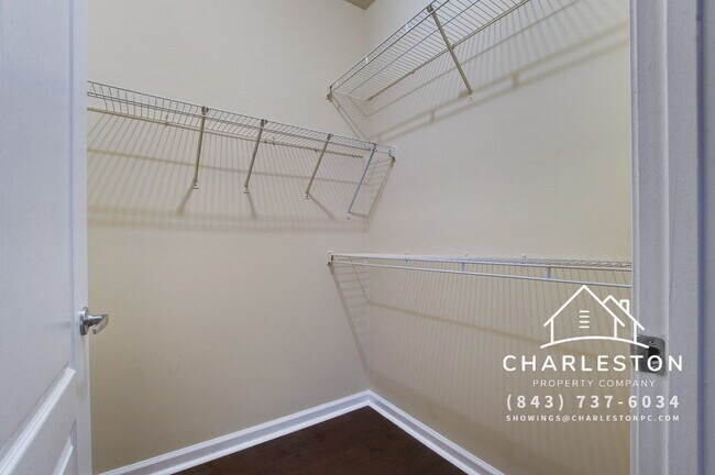 Building Photo - 1300 Park W Blvd