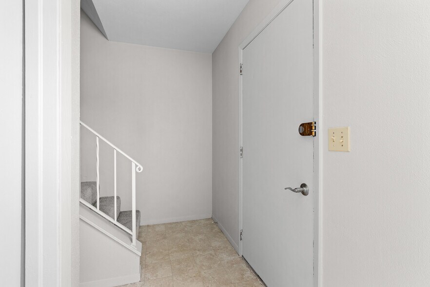 Building Photo - 6207 N Northmoor Ct