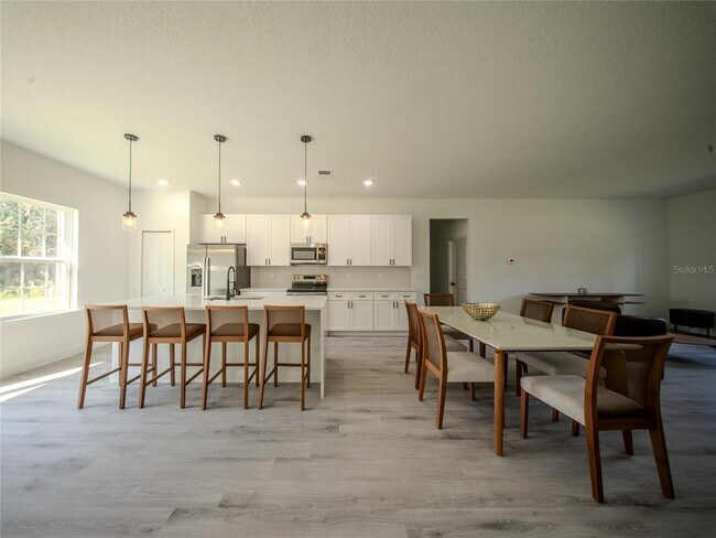 Building Photo - 2850 SW 140th Pl