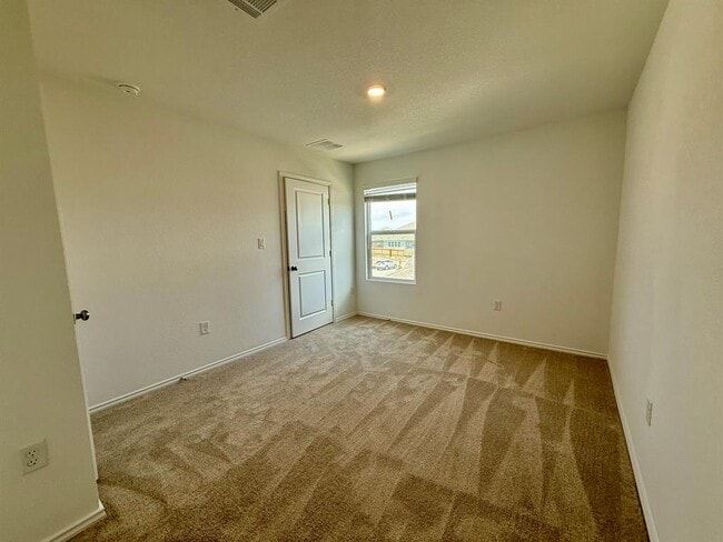 Building Photo - 306 Camargue Dr