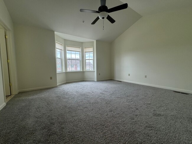 Building Photo - THREE BEDROOM TOWNHOUSE- East Penn Schools