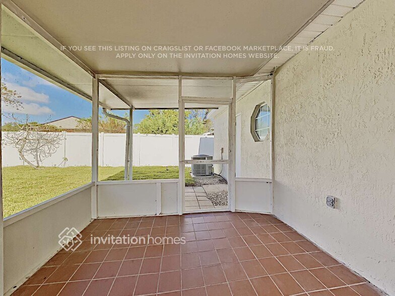 Building Photo - 1622 Hudderfield Cir W