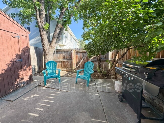 Building Photo - 446 E Parkside Cir