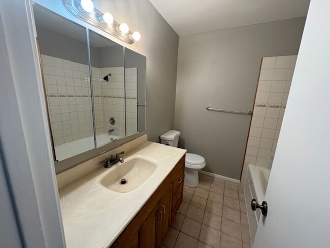 Building Photo - Fully Remodeled 3 Bedroom Townhome Availab...