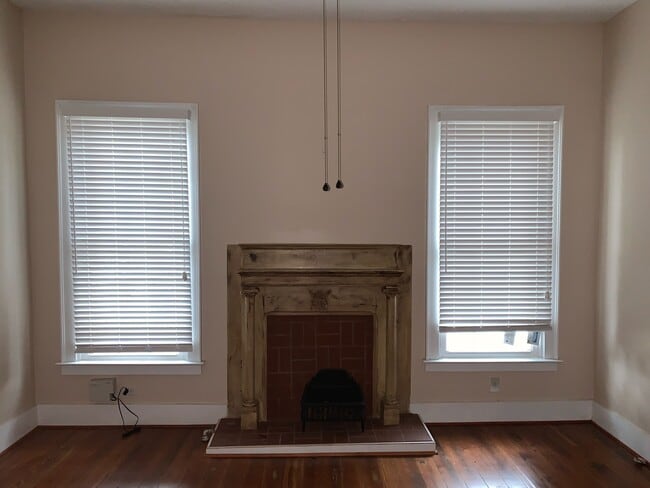 Building Photo - 507 S 3 Notch St