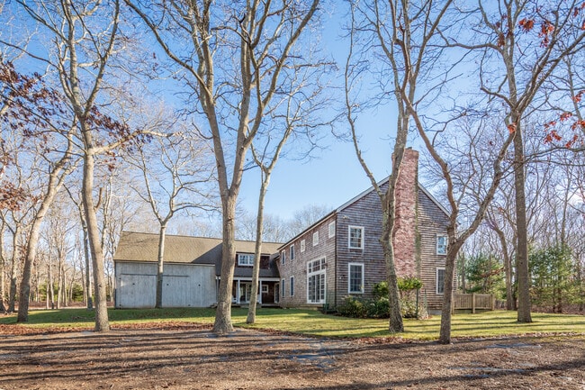 Building Photo - 221 Merchants Path