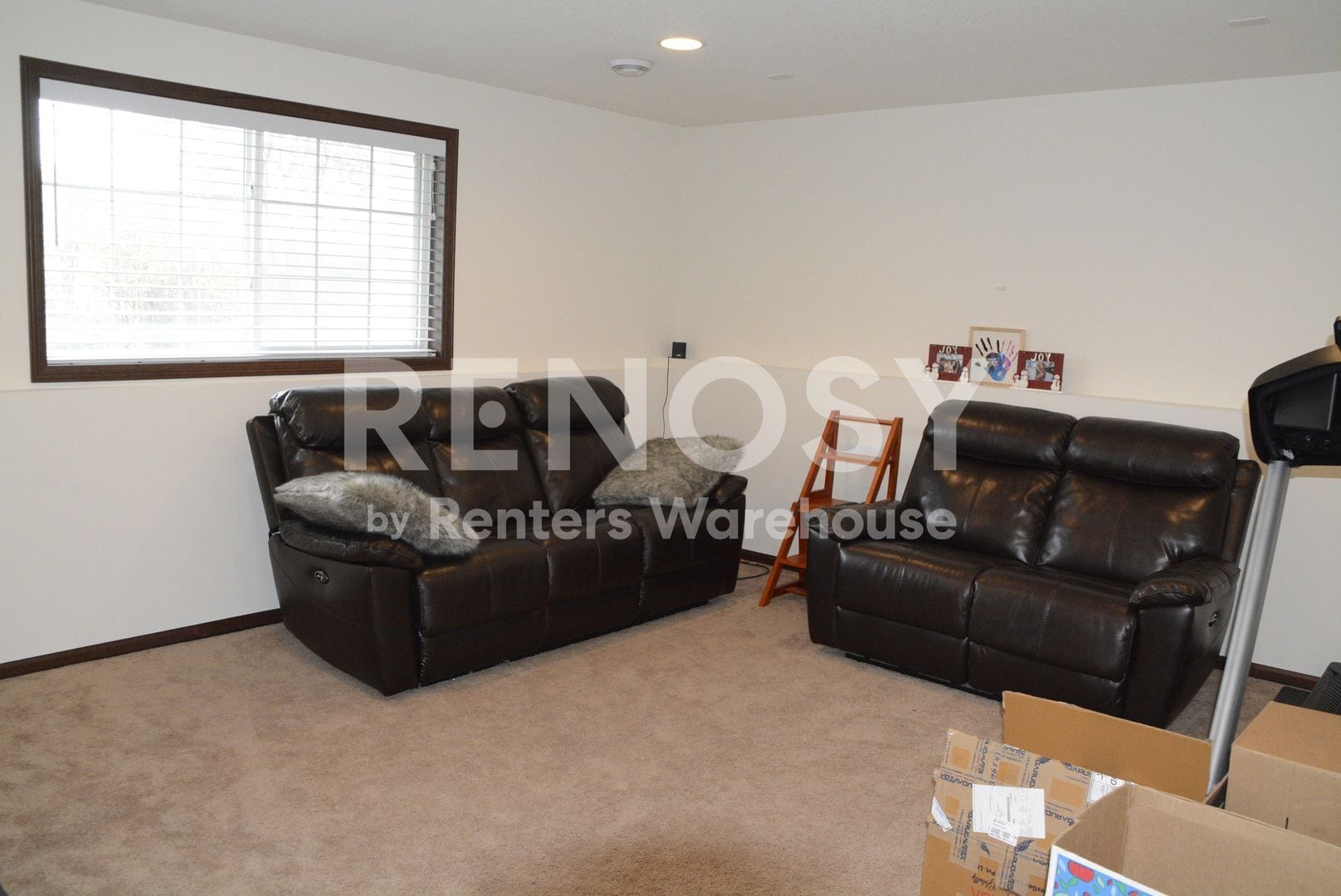 Building Photo - 9580 Madison Dr