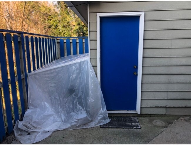 Building Photo - 2BR/ 1.5BA Townhouse in Bearden w/ 1 car garage