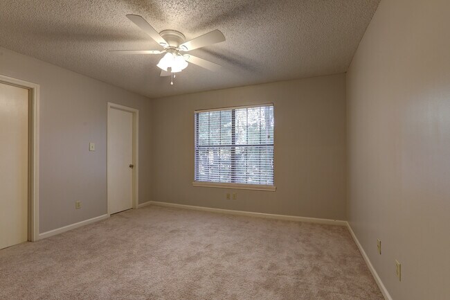 Building Photo - 205 Long Plantation Blvd