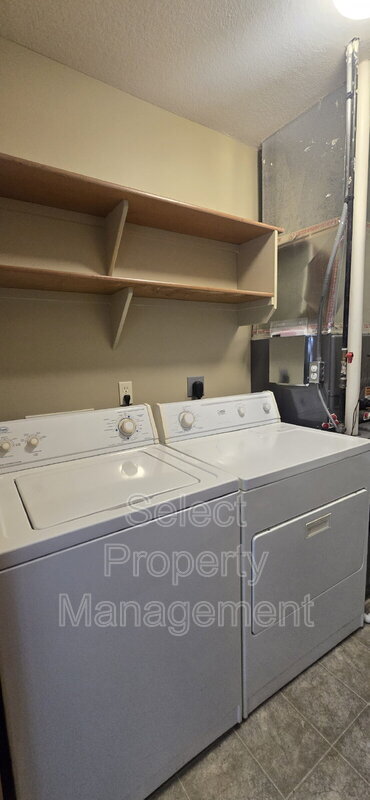 Building Photo - 5308 Gardenview Ave