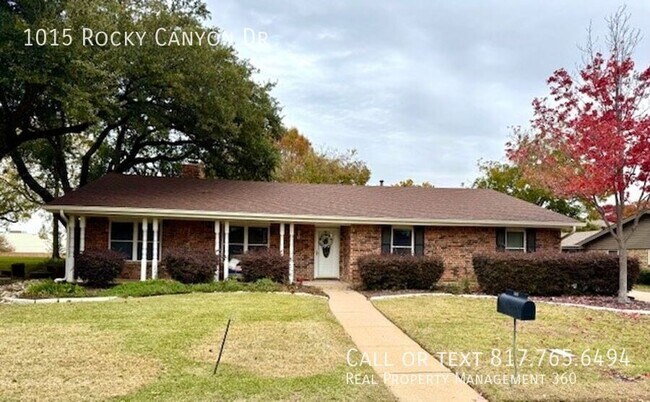 Primary Photo - Great North Arlington home available for i...