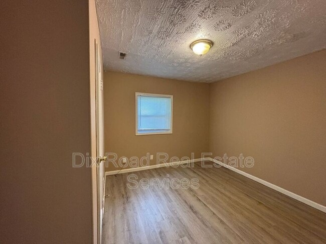 Building Photo - 1739 Embury Park Rd
