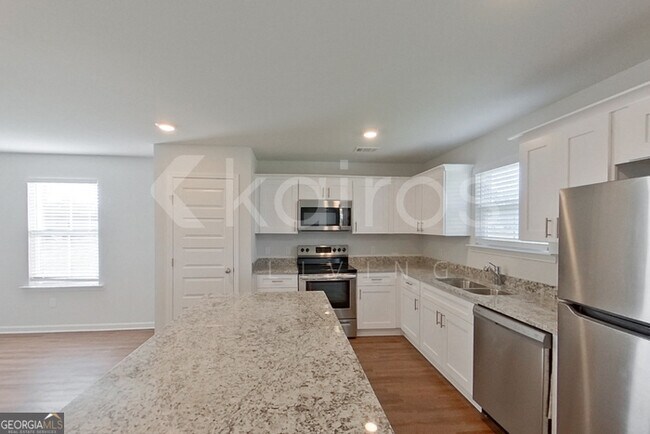 Building Photo - 137 Western Red Cedar Dr