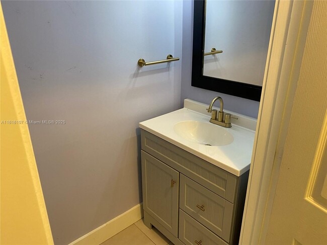 Building Photo - 10931 Jewel Box Ln