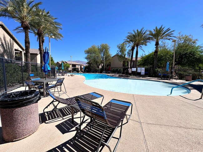 Building Photo - 1 BEDROOM DOWNSTAIRS CONDO IN GATED COMMUNITY 1 CAR GARAGE