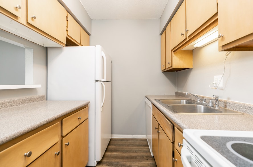 Building Photo - 403 21st Avenue Pl