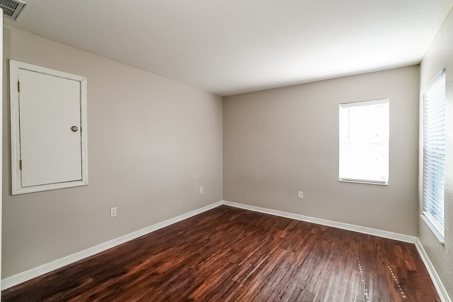 Building Photo - 10902 Tree Cactus Loop