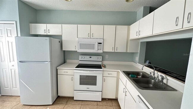 Building Photo - 1400 Costa Mesa Dr