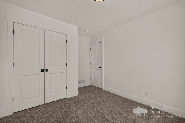 Building Photo - 670 S 2315 W