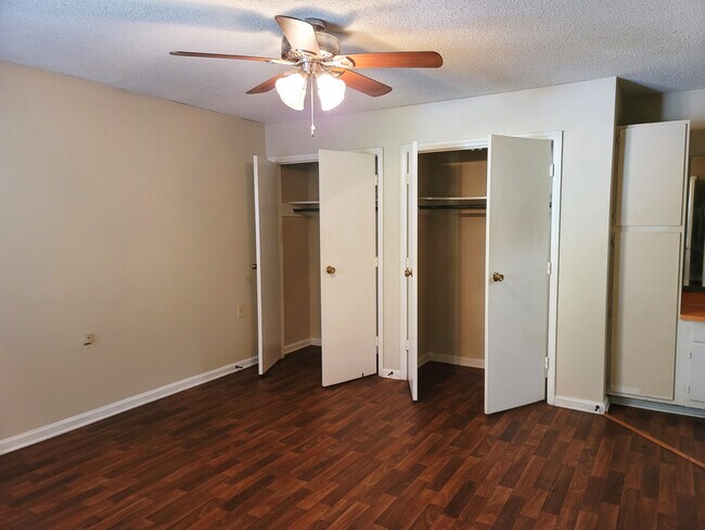 Building Photo - East Winds Apartments