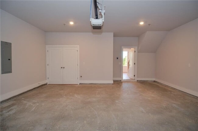 Building Photo - 2316 Mockernut Trl