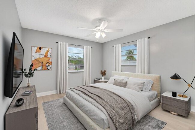 Building Photo - 1016 W Lakewood Rd