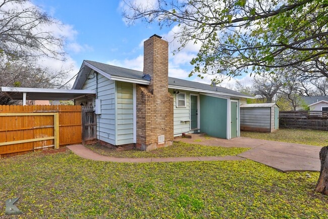 Building Photo - 3 bedroom FULL RENOVATED in 2023! ALL APPLIANCES provided!