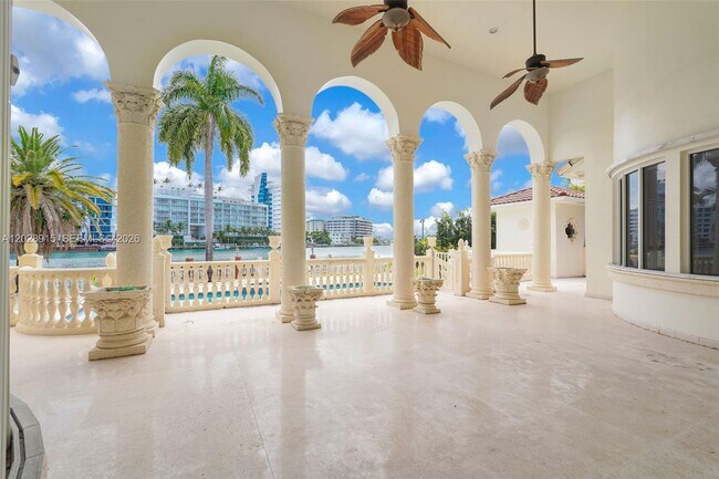 Building Photo - 166 Bal Bay Dr