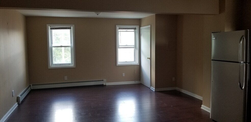 Building Photo - 614 Wharton St
