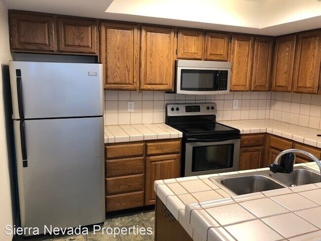 Building Photo - 2 br, 2 bath House - 3095 Lakeside dr #313