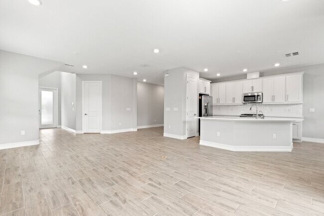 Building Photo - 4619 Almada Ln