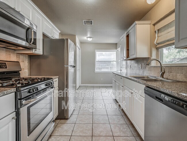 Building Photo - 3105 NW 67th St