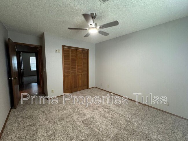 Building Photo - 9715 S 92nd E Ave