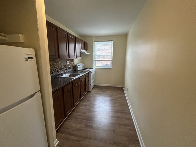 Building Photo - 4329 Halley Terrace SE