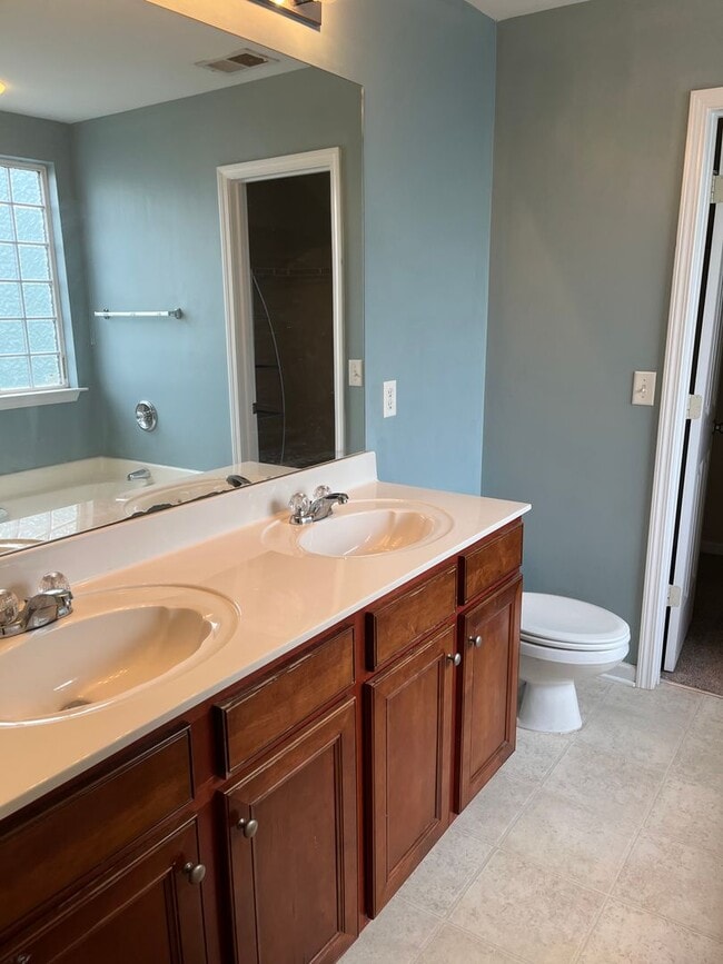 Building Photo - Simpsonville, 4bd/2.5ba, 2000+sf