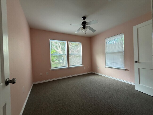 Building Photo - 303 Magnusson Ave