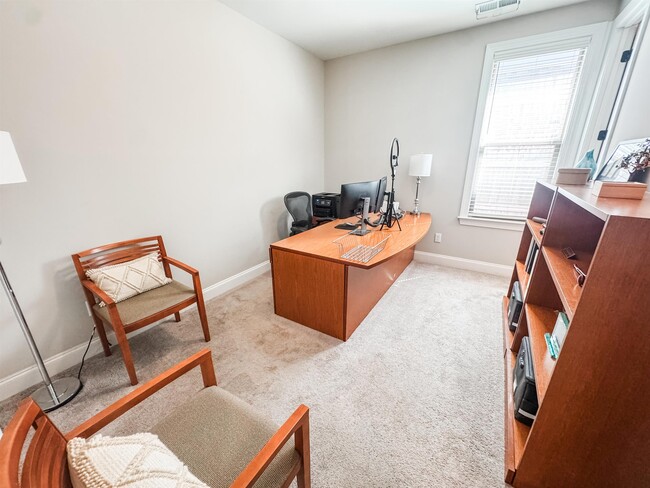 Building Photo - 10206 Evergreen Manor Cv