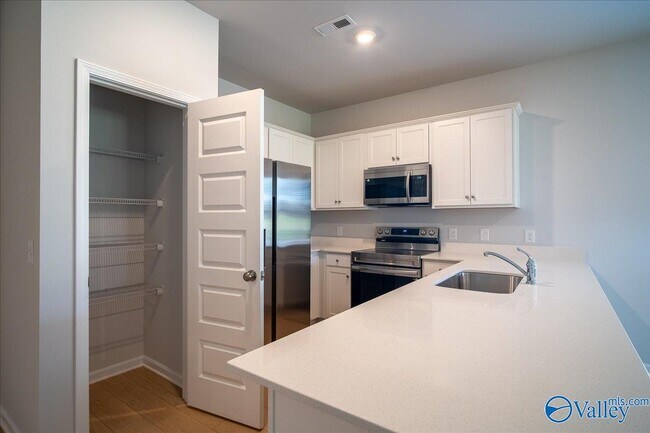 Building Photo - 22821 Dashwood Ln
