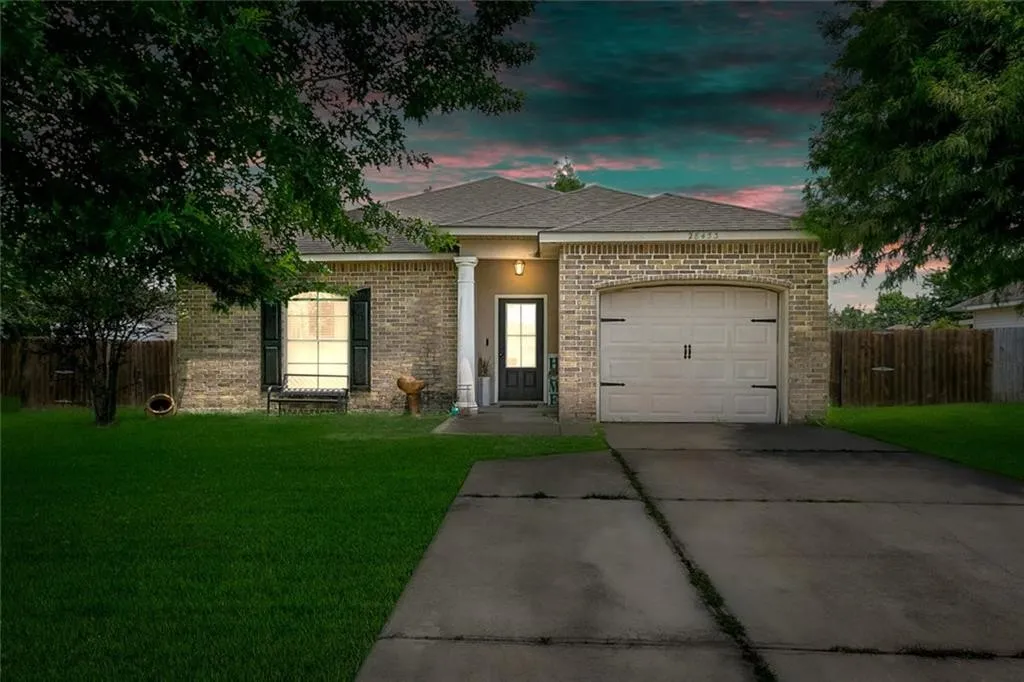 Building Photo - 28453 Apple Blossom Ln