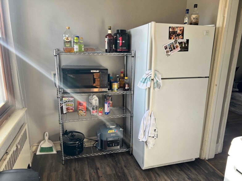 Building Photo - 340 Ellis Ave