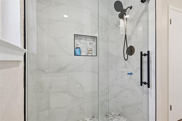 Building Photo - 2106 Avalon Ln