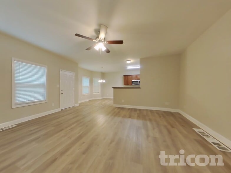 Building Photo - 124 Kings Crossing Ct