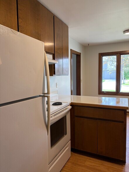 Building Photo - 4016 Pfeiffer Ct