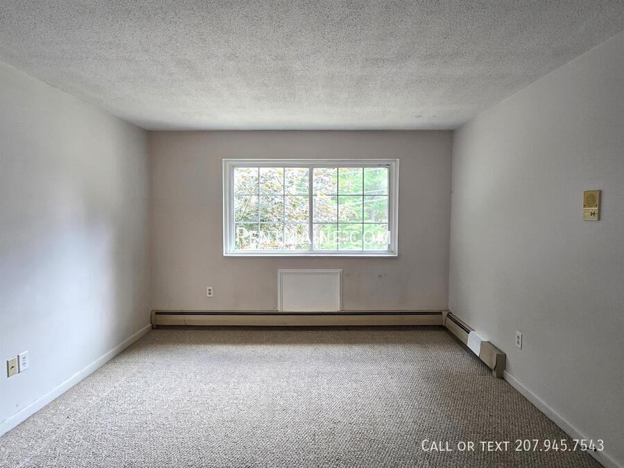 Building Photo - 10 Tall Pines Dr
