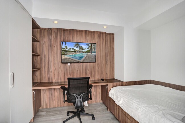 Building Photo - 2821 N Ocean Blvd