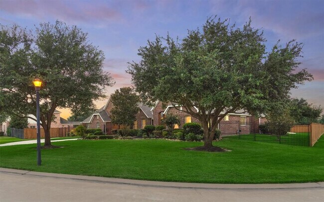 Building Photo - 20806 E Cameron Ridge Dr