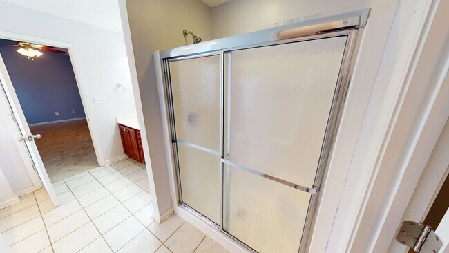 Building Photo - 4 Bedrooms in Established Hope Mills Commu...